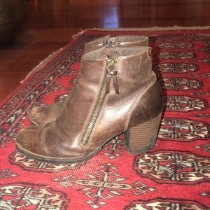 Clarks brown leather bootie